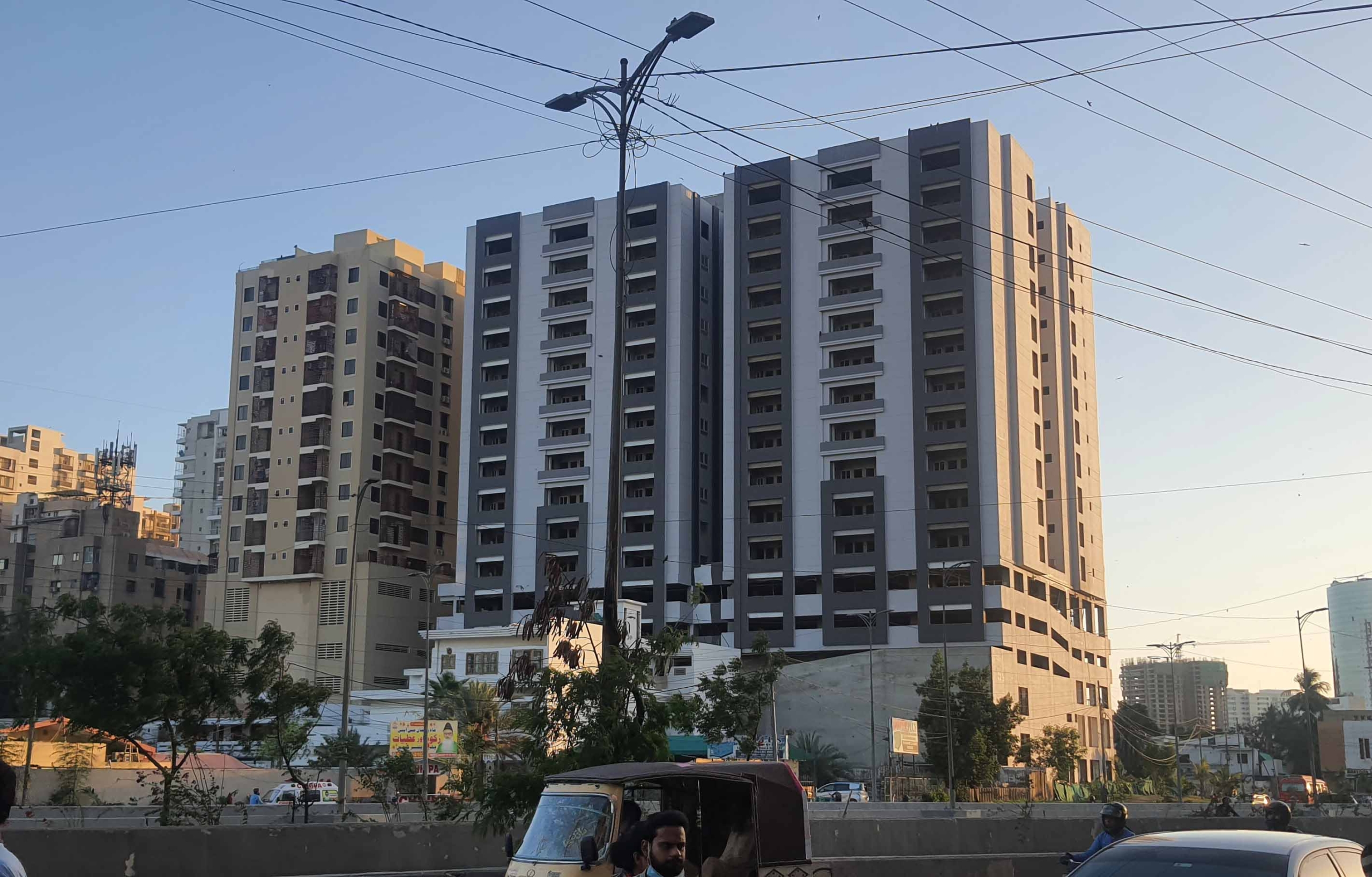 Metro Central Plaza, Clifton Block 9: A 3-Bed Flat for Sale Worth Examining Closely