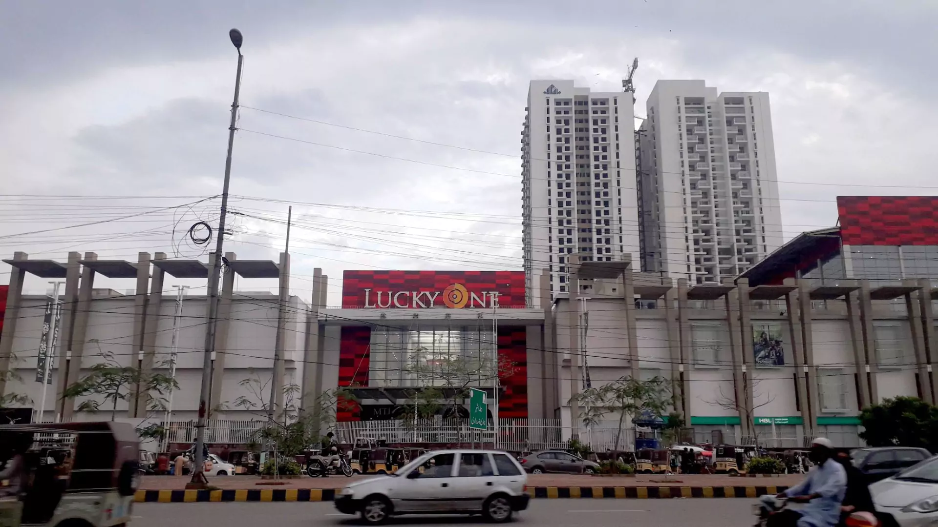 3 Bedrooms Flat for Sale in Lucky One Apartments, Rashid Minhas Road, Karachi