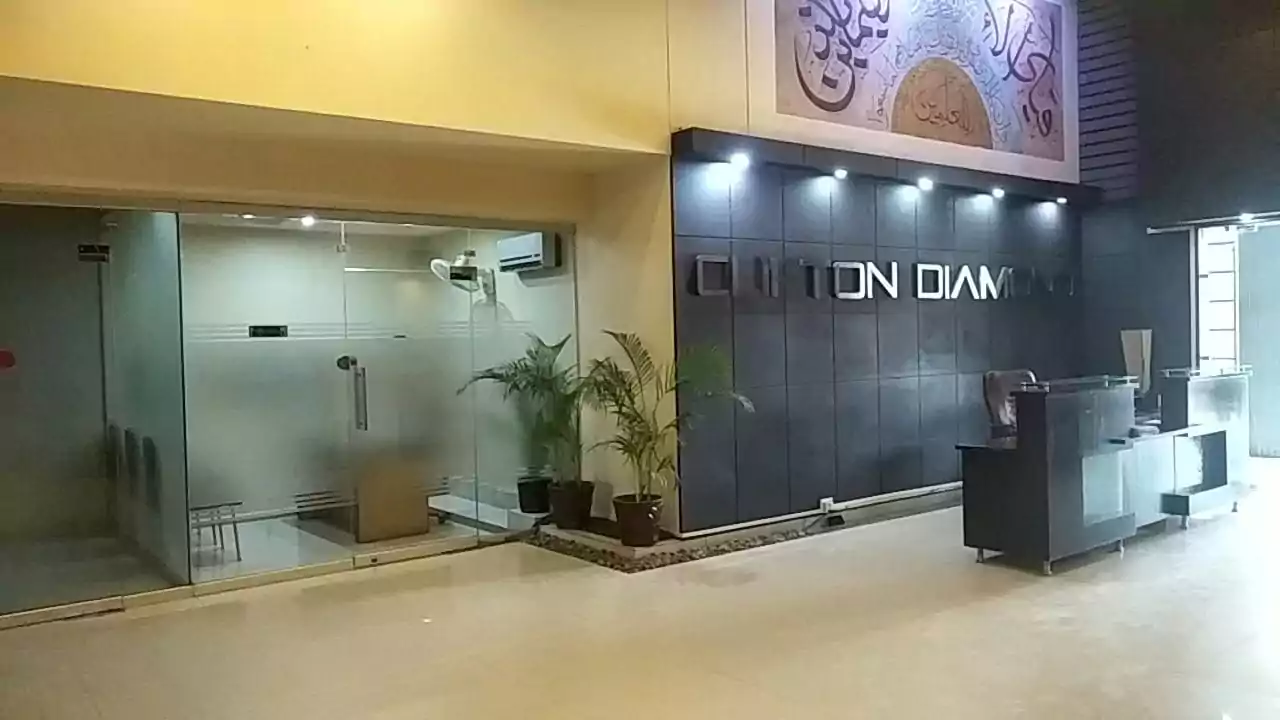 Luxury 1635 Sqft Rented Office For Sale In Clifton Diamond Block 4, Clifton Karachi | MaxX Capitals: Real Estate Experts