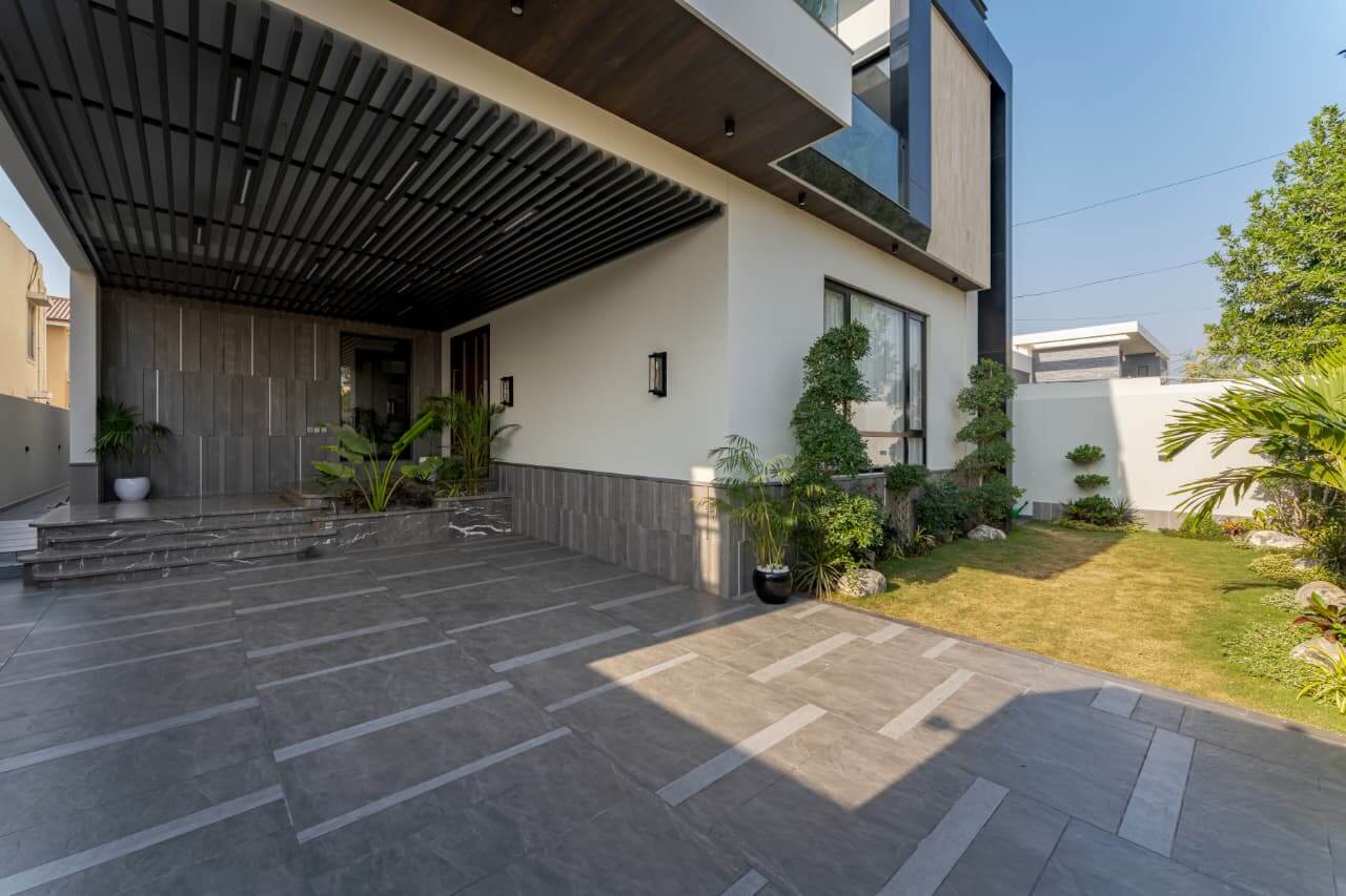 Brand New 666 Square Yards House For Sale In DHA Phase 8 Karachi (18)